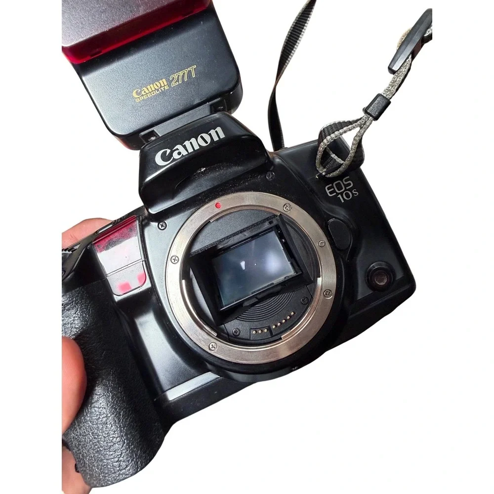 Canon EOS 10s 35mm SLR Film Camera Body Canon 277T Flash Quantaray Flash Bundle